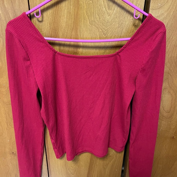 Mixed brands 2 are American Eagle Outfitters Top - Picture 3 of 14